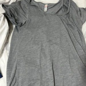 Gray tee shirt